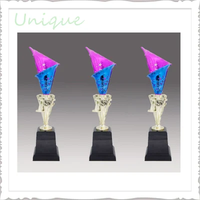 Copo de atacado personalizado de fábrica barato metal esporte xadrez lembrança prêmio cristal + resina/plástico troféu para presente promocional