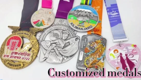 Medalhas de troféu de corrida personalizadas Troféus de Natal de metal Fita Souvenir Maratona Medalhas Placas Presente de Natal Medalha de pescoço